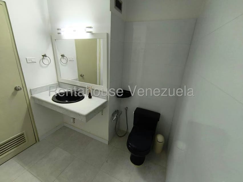 Apartamento (1 Nivel) en Alquiler en Terrazas de Santa Ines, Distrito Metropolitano - 25