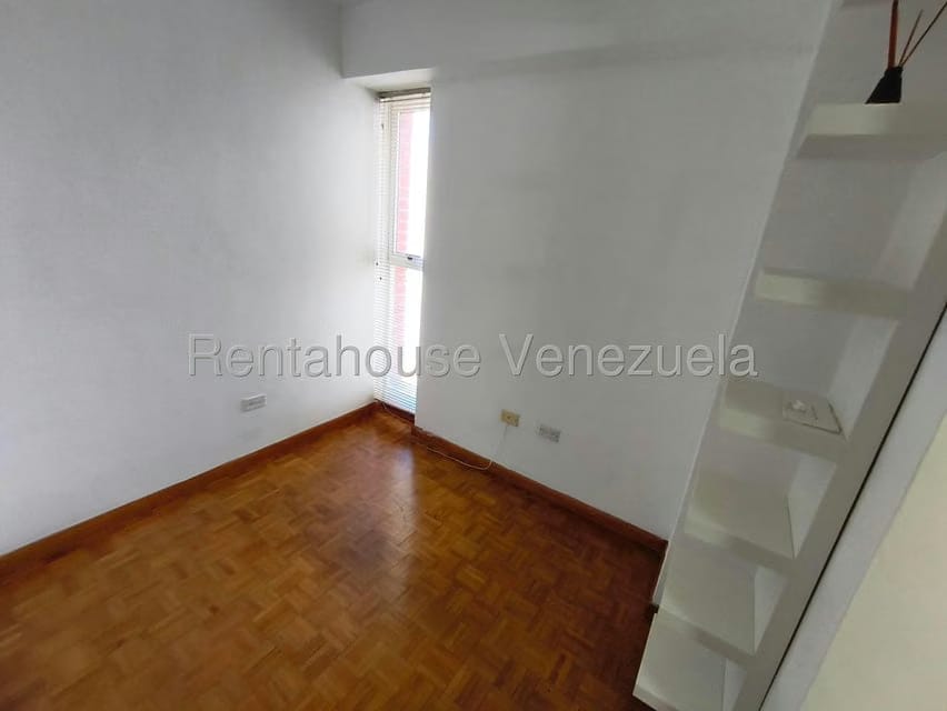 Apartamento (1 Nivel) en Alquiler en Terrazas de Santa Ines, Distrito Metropolitano - 26