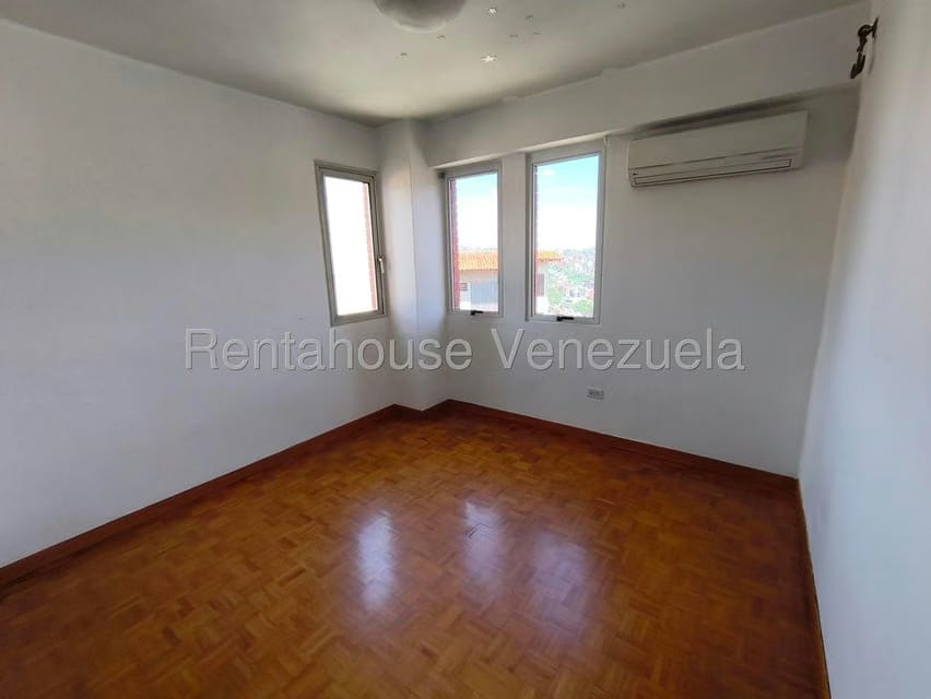 Apartamento (1 Nivel) en Alquiler en Terrazas de Santa Ines, Distrito Metropolitano - 28