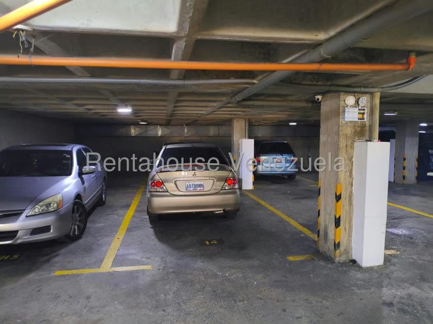 Apartamento (1 Nivel) en Alquiler en Terrazas de Santa Ines, Distrito Metropolitano - 41