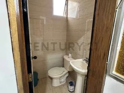 Oficina amplia en 3er piso *con ascensor* En venta - 6