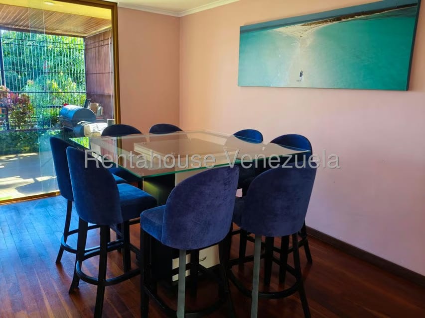 Apartamento (1 Nivel) en Alquiler en Los Palos Grandes, Distrito Metropolitano - 11