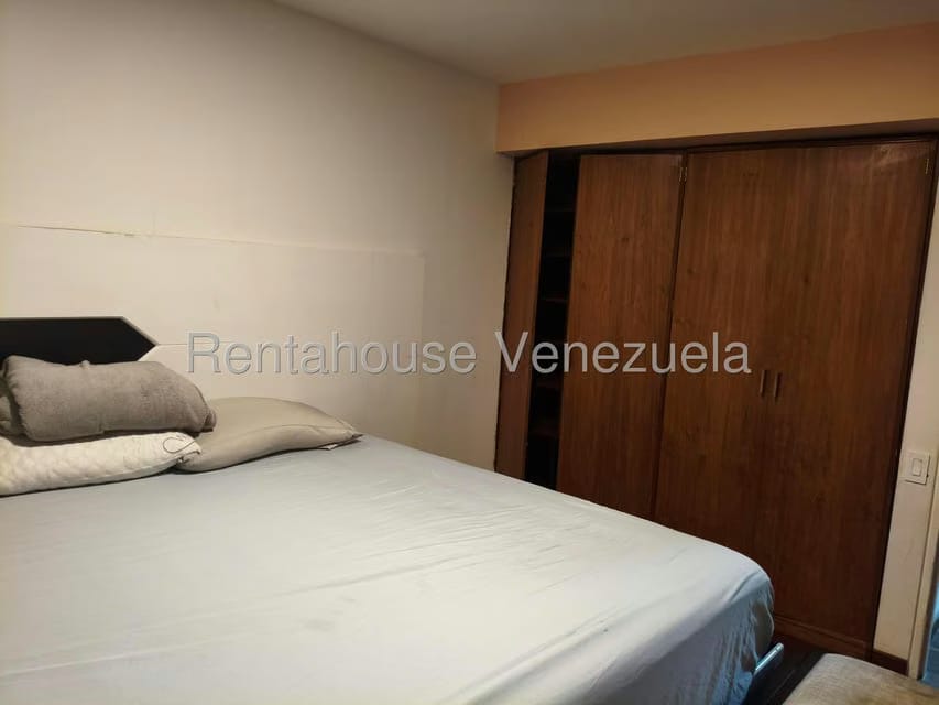 Apartamento (1 Nivel) en Alquiler en Los Palos Grandes, Distrito Metropolitano - 24
