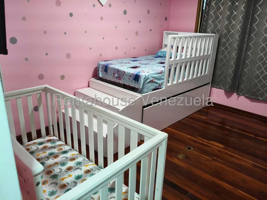 Apartamento (1 Nivel) en Alquiler en Los Palos Grandes, Distrito Metropolitano - 29