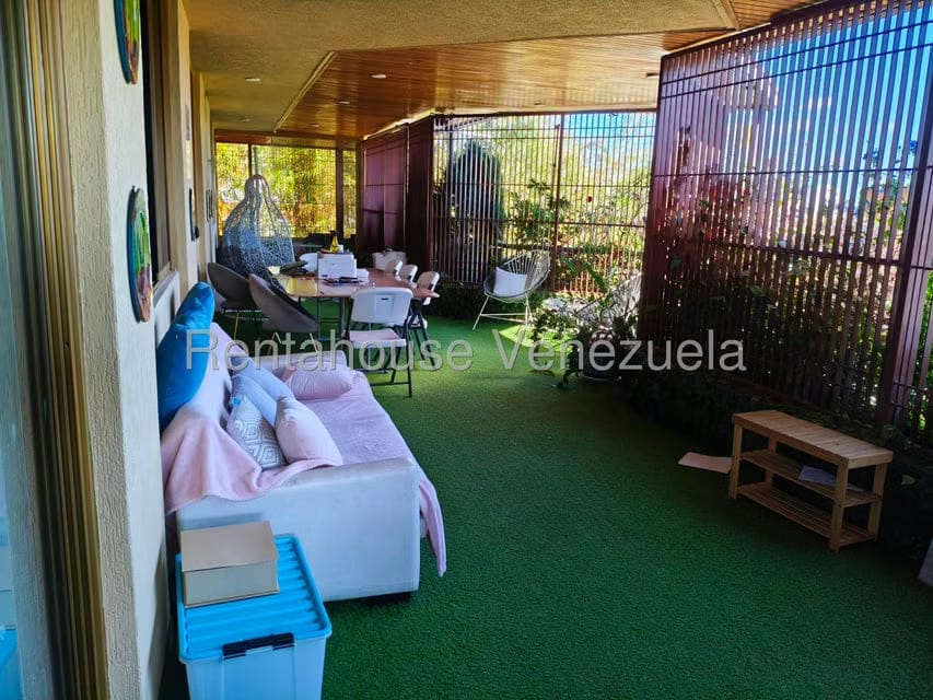 Apartamento (1 Nivel) en Alquiler en Los Palos Grandes, Distrito Metropolitano - 35