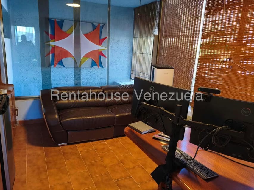 Apartamento (1 Nivel) en Alquiler en Los Palos Grandes, Distrito Metropolitano - 39