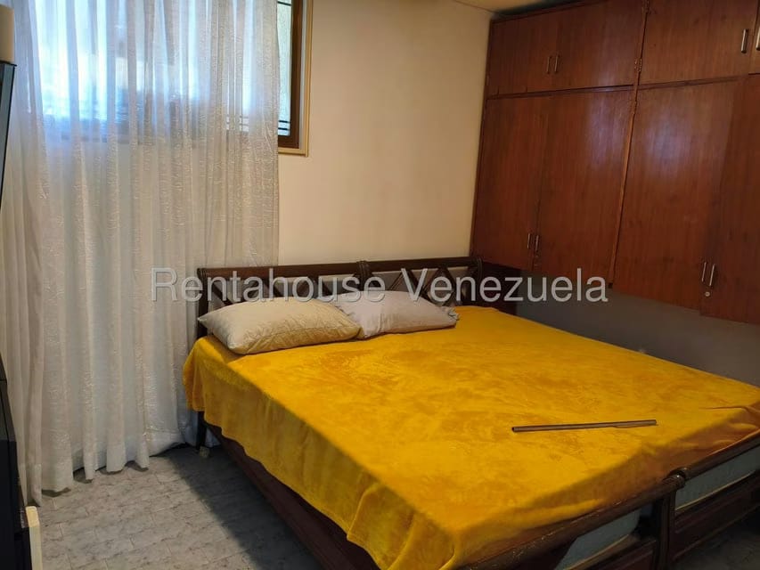 Apartamento (1 Nivel) en Alquiler en Los Palos Grandes, Distrito Metropolitano - 45