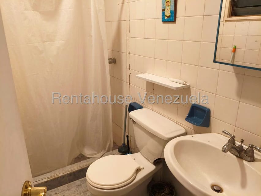 Apartamento (1 Nivel) en Alquiler en Los Palos Grandes, Distrito Metropolitano - 47
