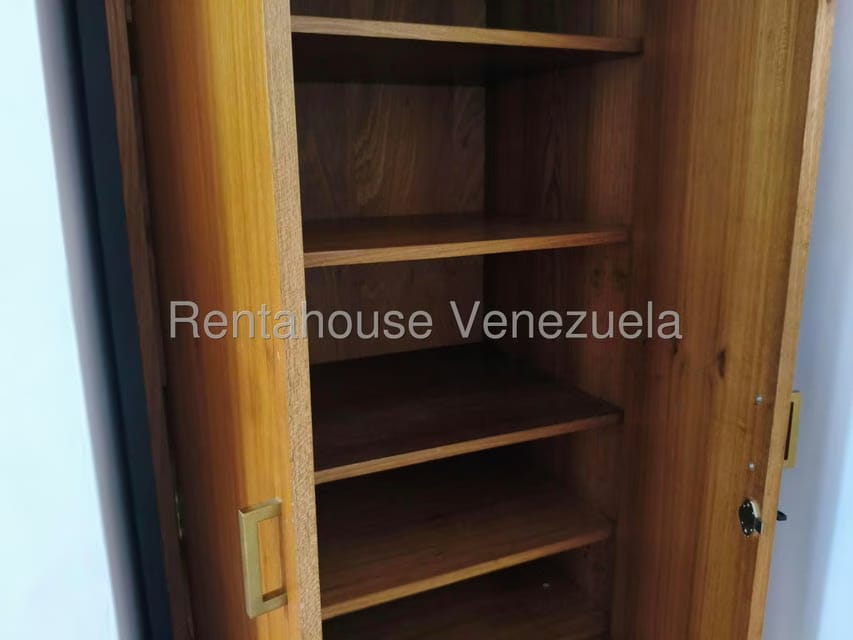 Apartamento (1 Nivel) en Alquiler en Los Palos Grandes, Distrito Metropolitano - 49