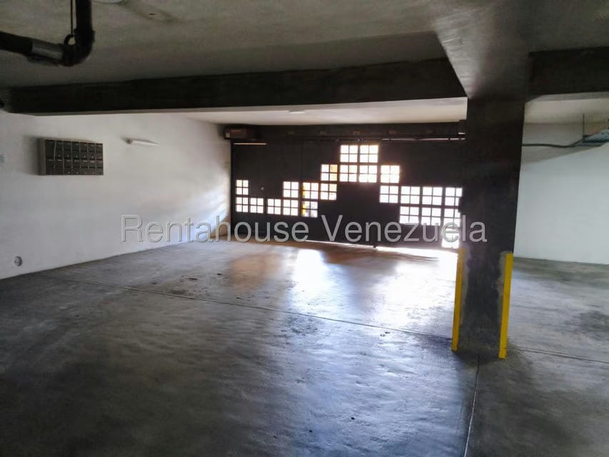 Apartamento (1 Nivel) en Alquiler en Los Palos Grandes, Distrito Metropolitano - 52