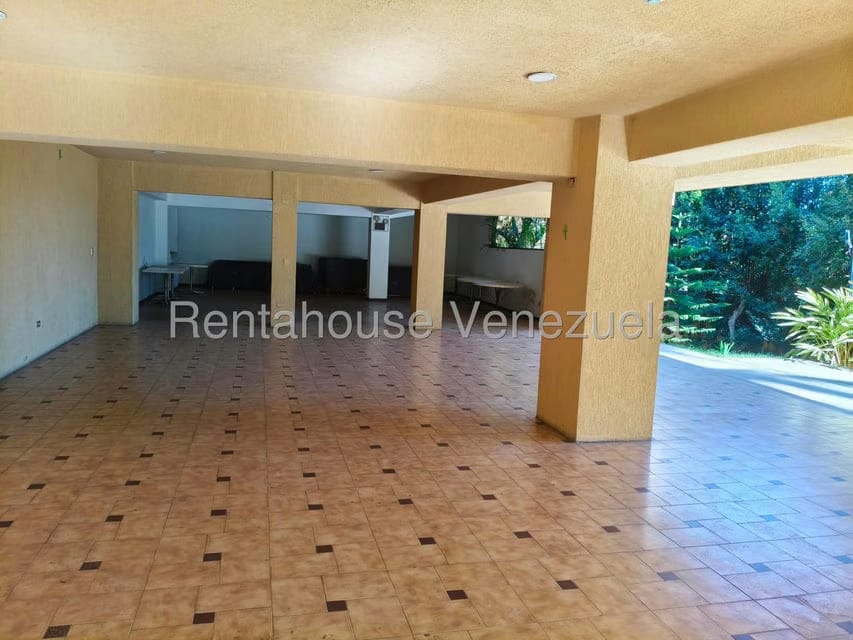 Apartamento (1 Nivel) en Alquiler en Los Palos Grandes, Distrito Metropolitano - 53