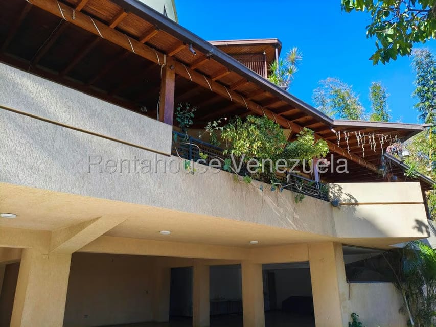 Apartamento (1 Nivel) en Alquiler en Los Palos Grandes, Distrito Metropolitano - 55