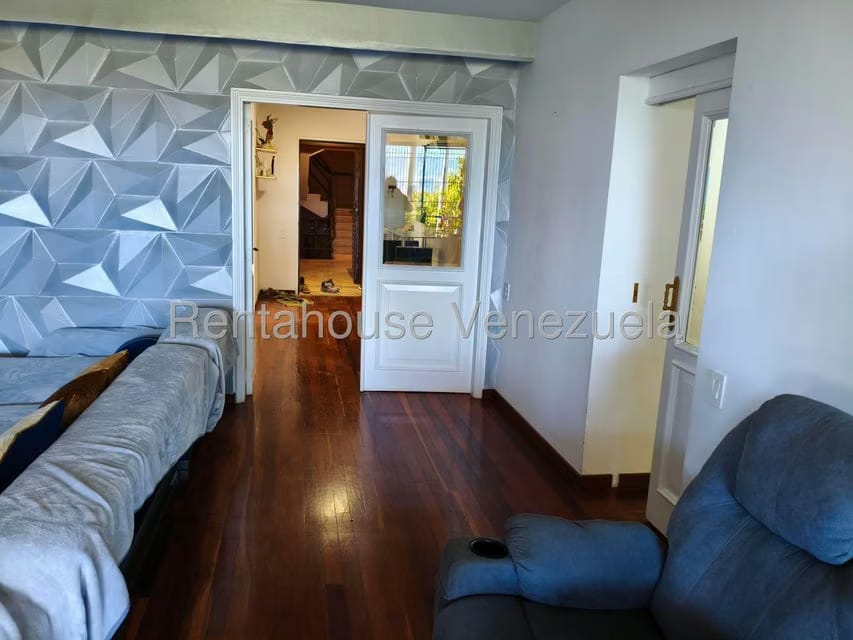 Apartamento (1 Nivel) en Alquiler en Los Palos Grandes, Distrito Metropolitano - 9
