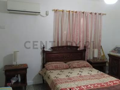 En Venta Casa con local comercial en Urb La Floresta en Avenida principal - 6