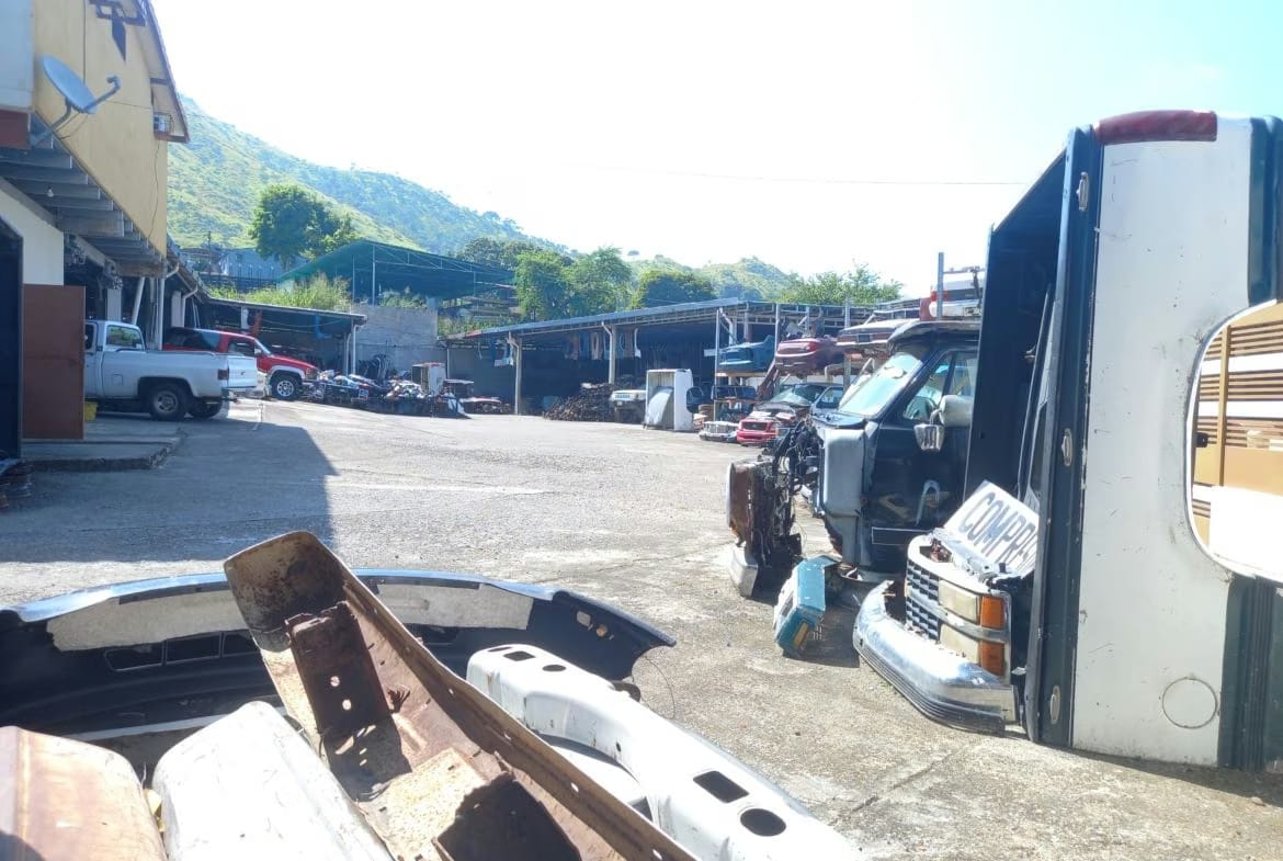 LOTE DE TERRENO Y FONDO DE COMERCIO GUÁRICO - 5