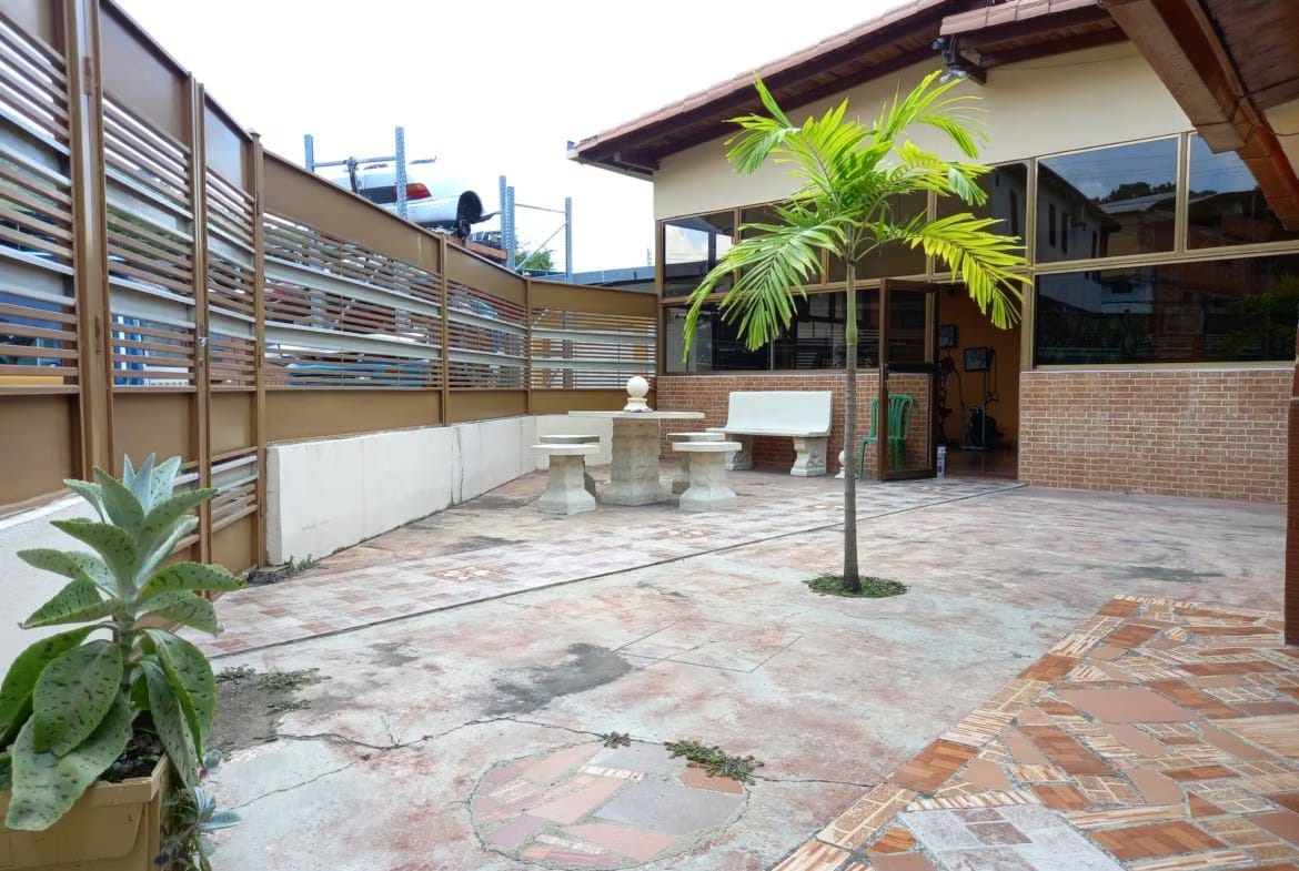 LOTE DE TERRENO Y FONDO DE COMERCIO GUÁRICO - 8