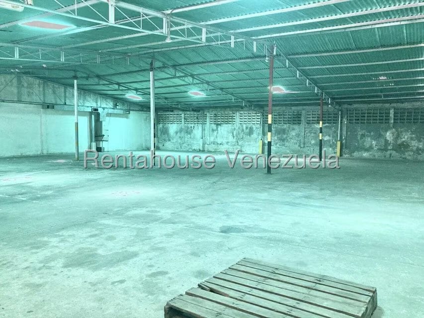 Comercial (Galpon - Deposito) en Alquiler en El Milagro Norte, Zulia - 6