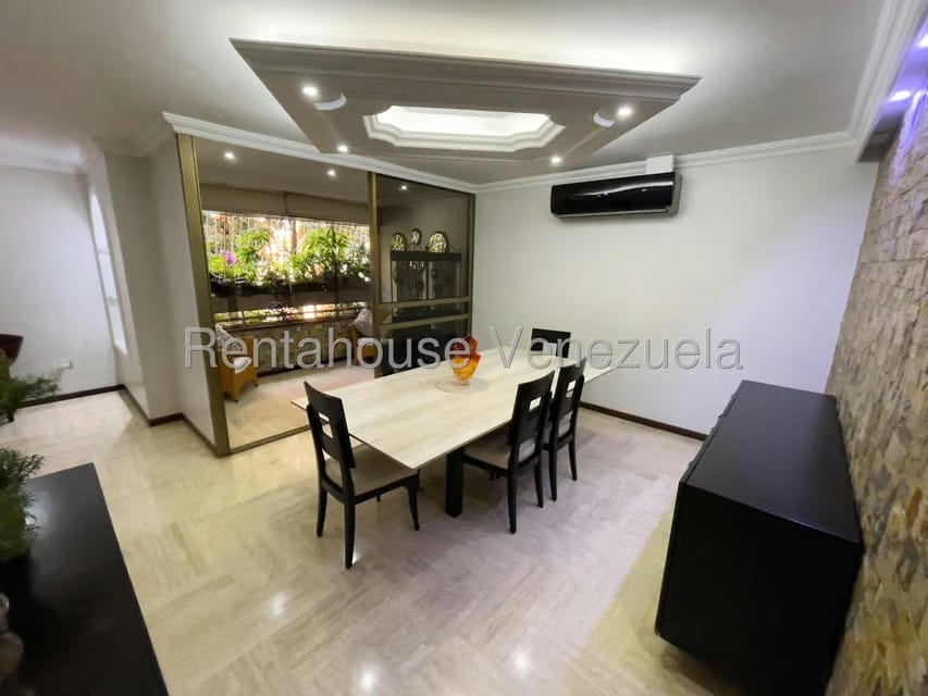 Apartamento (1 Nivel) en Venta en La Florida, Distrito Metropolitano - 2