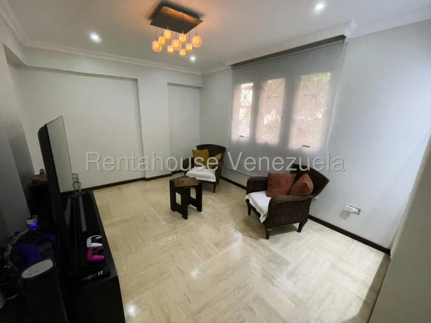 Apartamento (1 Nivel) en Venta en La Florida, Distrito Metropolitano - 4