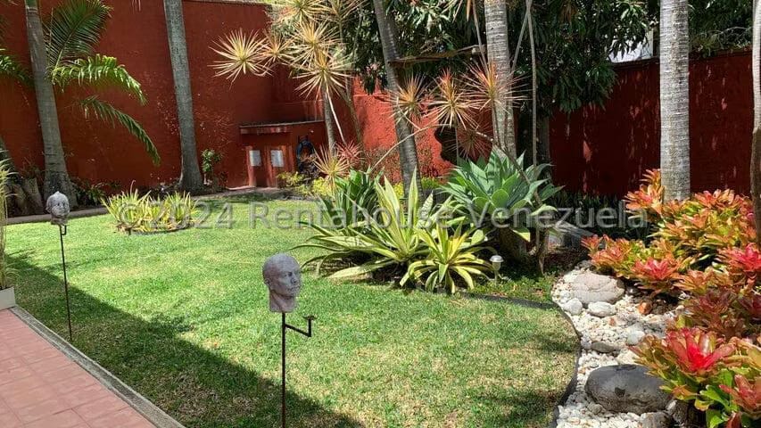 Casa (Duplex) en Venta en Cumbres de Curumo, Distrito Metropolitano - 2