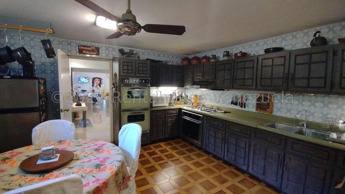 Casa (Duplex) en Venta en Cumbres de Curumo, Distrito Metropolitano - 12