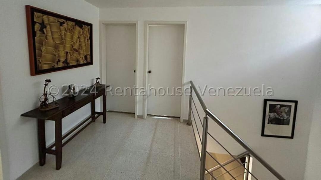 Casa (Duplex) en Venta en Cumbres de Curumo, Distrito Metropolitano - 16