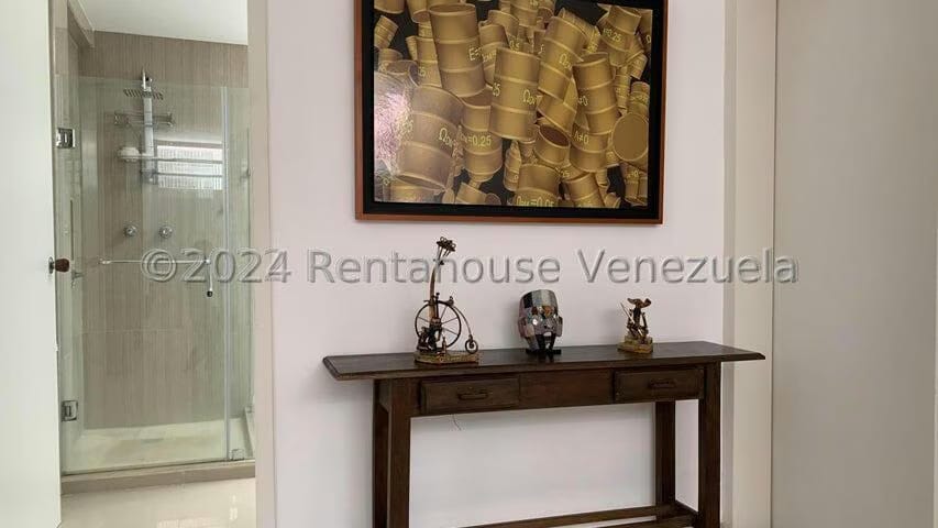 Casa (Duplex) en Venta en Cumbres de Curumo, Distrito Metropolitano - 17