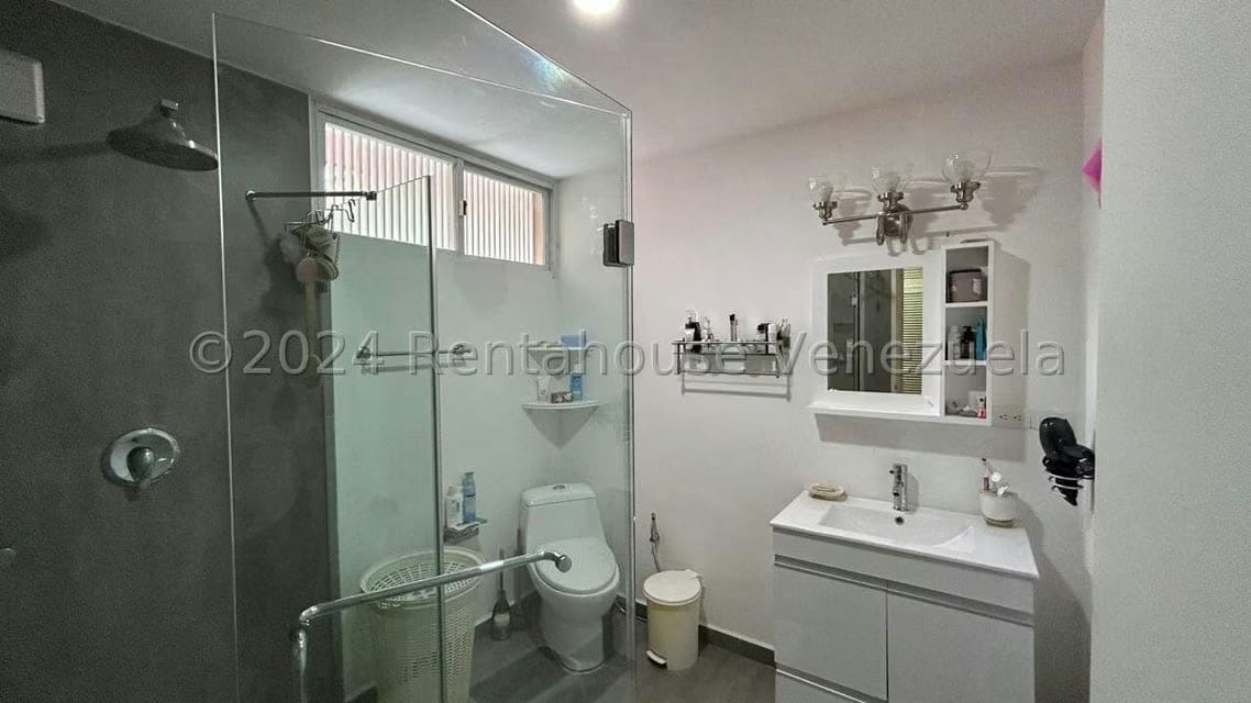 Casa (Duplex) en Venta en Cumbres de Curumo, Distrito Metropolitano - 20