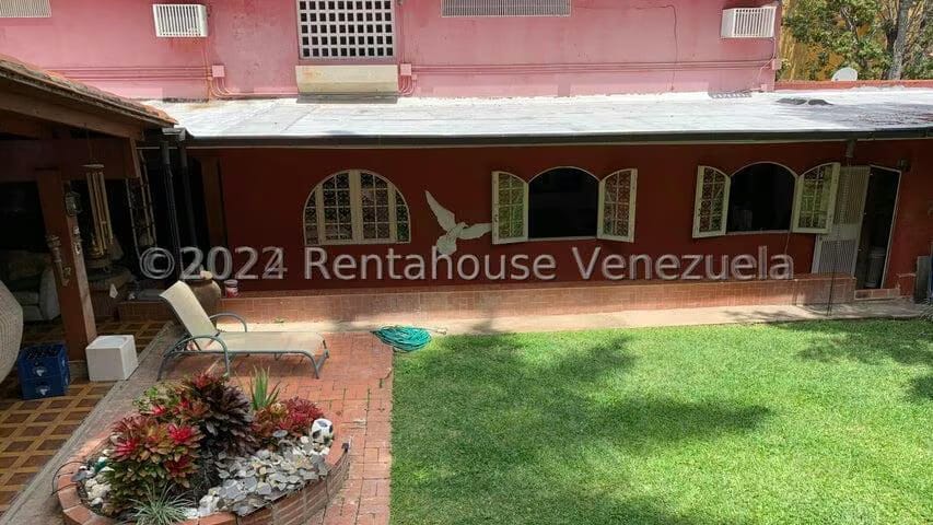 Casa (Duplex) en Venta en Cumbres de Curumo, Distrito Metropolitano - 30