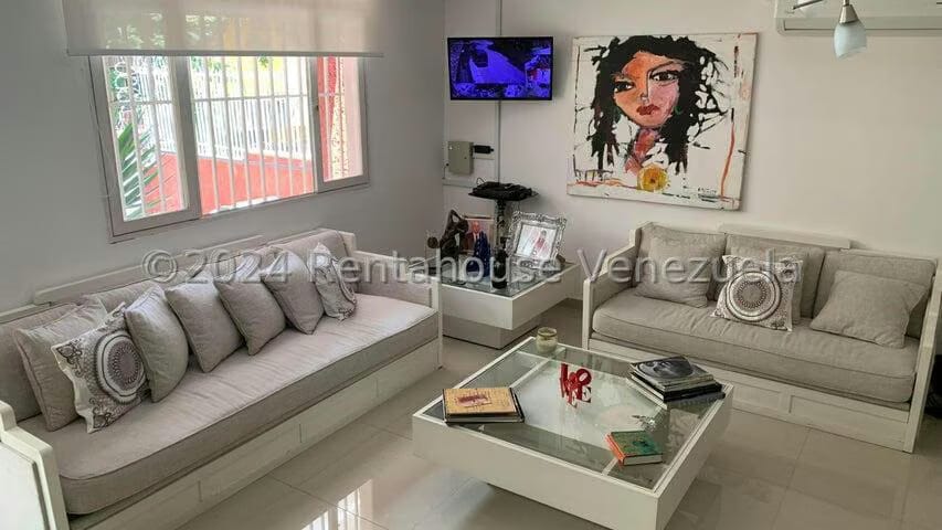 Casa (Duplex) en Venta en Cumbres de Curumo, Distrito Metropolitano - 5