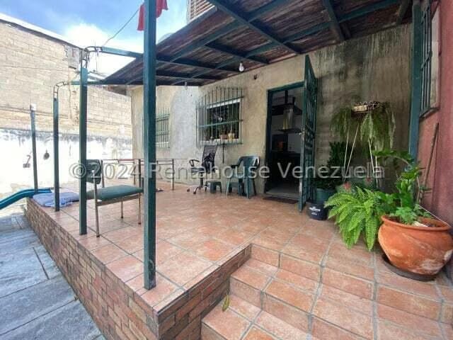 Casa (1 Nivel) en Venta en Los Palos Grandes, Distrito Metropolitano - 15