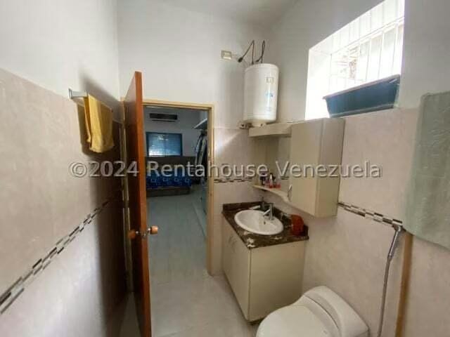 Casa (1 Nivel) en Venta en Los Palos Grandes, Distrito Metropolitano - 19