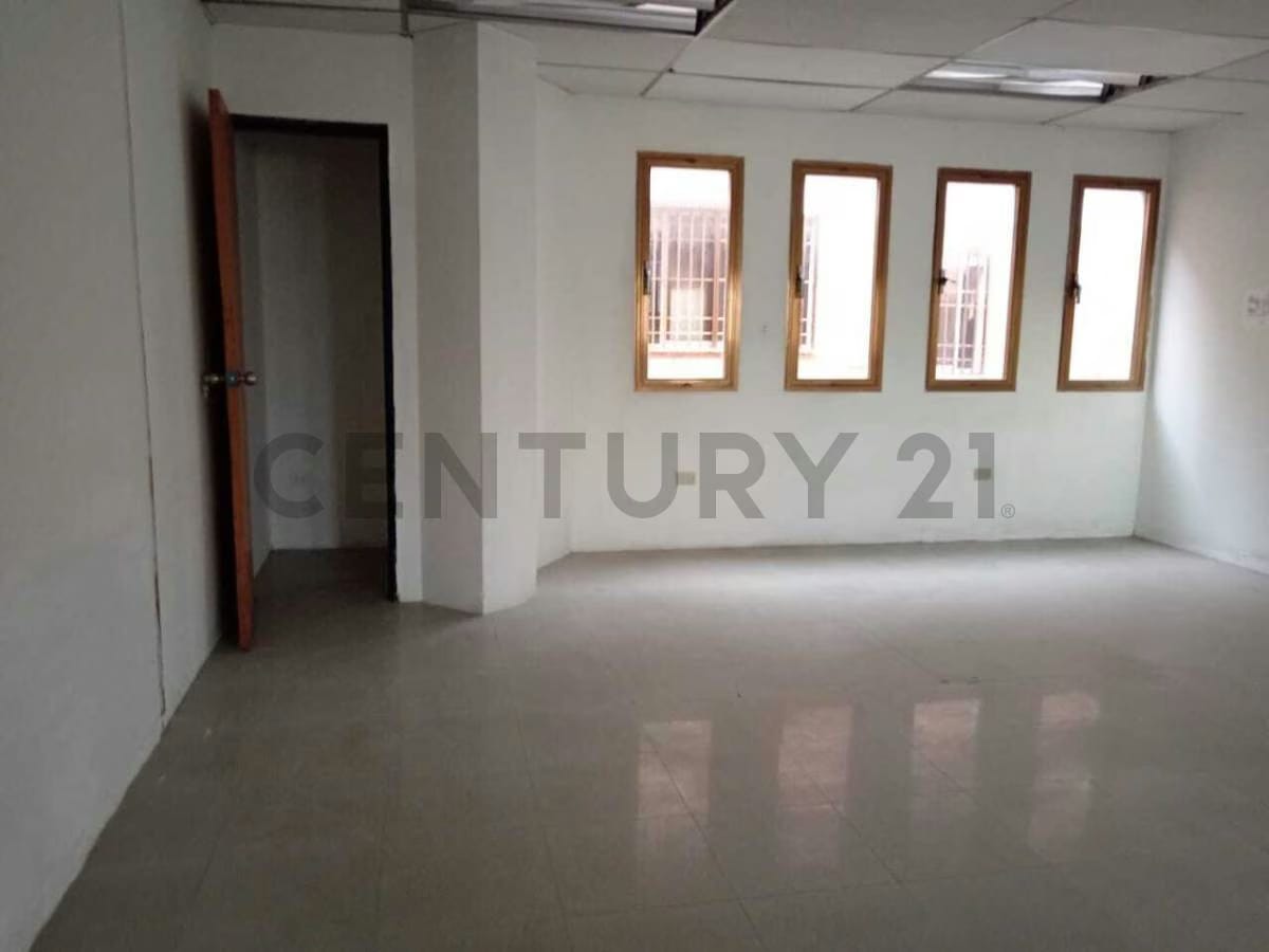 Amplio Local Comercial en la Avenida Santa Rosa Cumana - 10
