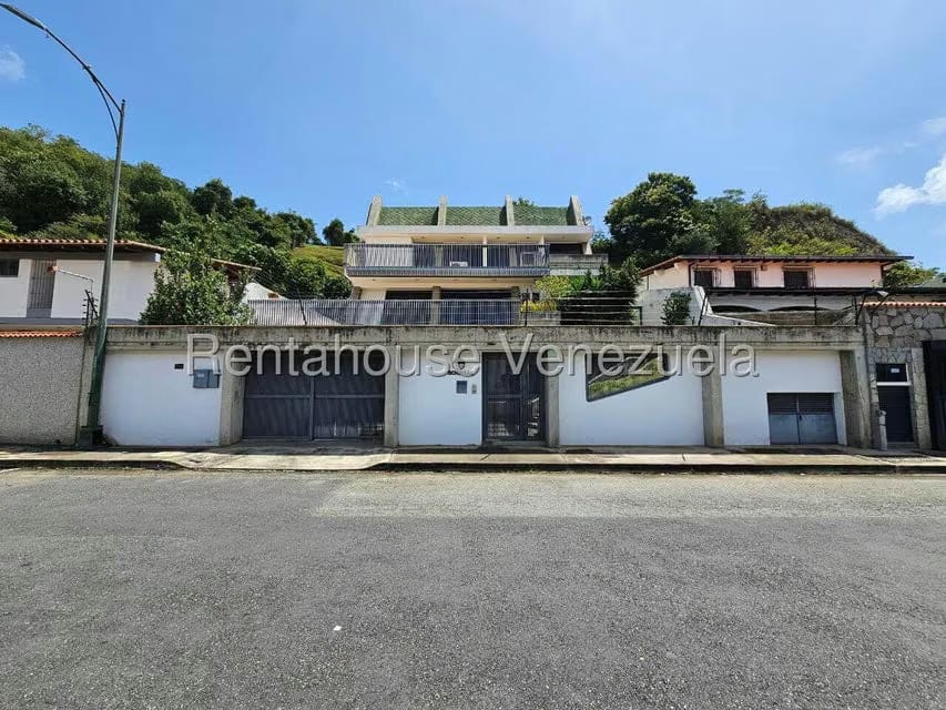 Casa (Multipes Niveles) en Venta en Cumbres de Curumo, Distrito Metropolitano - 2