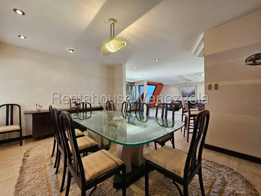 Casa (Multipes Niveles) en Venta en Cumbres de Curumo, Distrito Metropolitano - 15