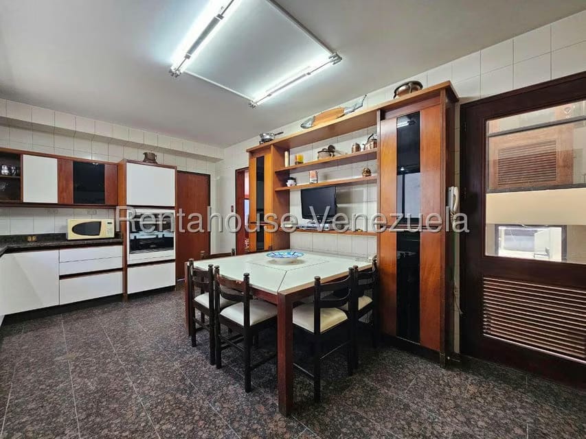 Casa (Multipes Niveles) en Venta en Cumbres de Curumo, Distrito Metropolitano - 19