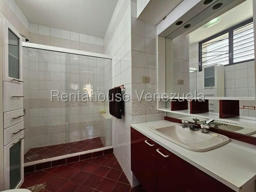 Casa (Multipes Niveles) en Venta en Cumbres de Curumo, Distrito Metropolitano - 29