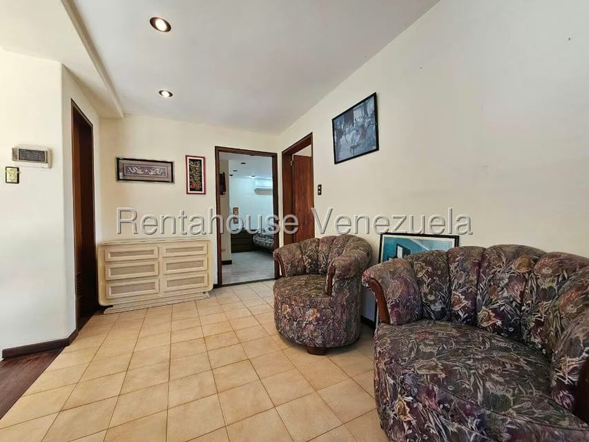 Casa (Multipes Niveles) en Venta en Cumbres de Curumo, Distrito Metropolitano - 31