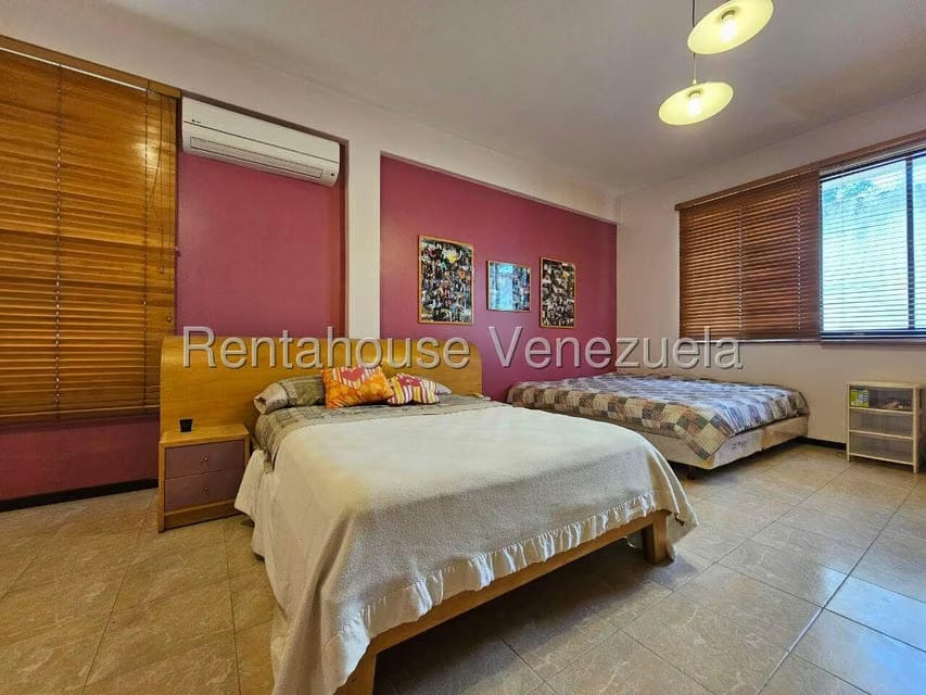 Casa (Multipes Niveles) en Venta en Cumbres de Curumo, Distrito Metropolitano - 33