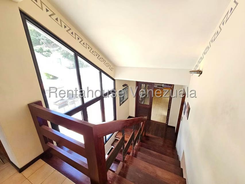 Casa (Multipes Niveles) en Venta en Cumbres de Curumo, Distrito Metropolitano - 35