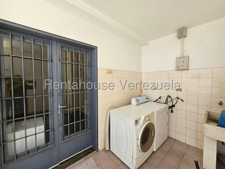 Casa (Multipes Niveles) en Venta en Cumbres de Curumo, Distrito Metropolitano - 43