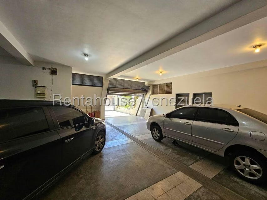 Casa (Multipes Niveles) en Venta en Cumbres de Curumo, Distrito Metropolitano - 54