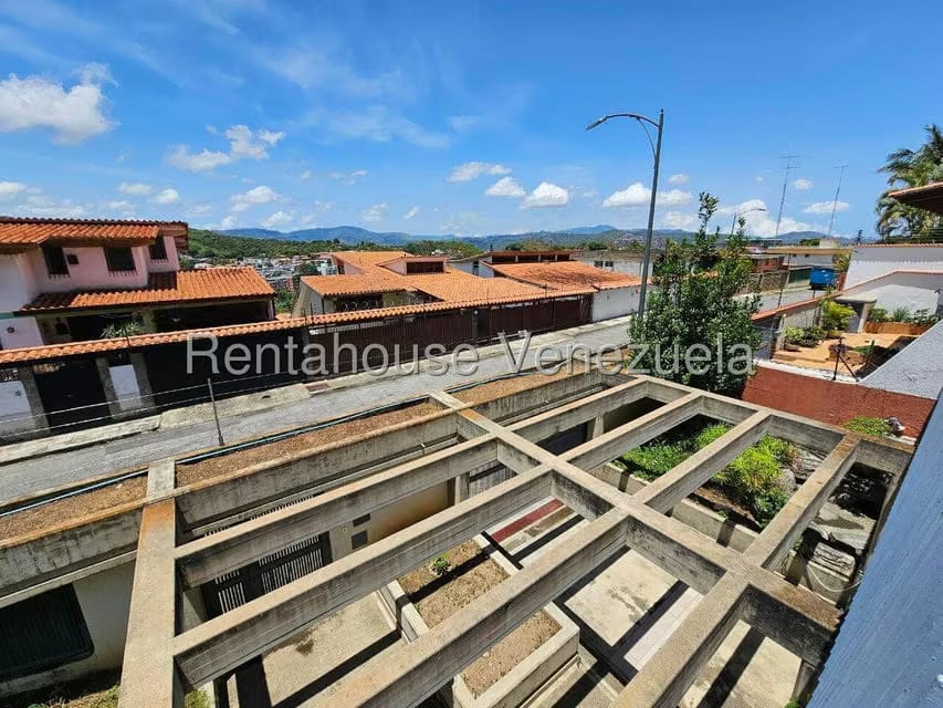 Casa (Multipes Niveles) en Venta en Cumbres de Curumo, Distrito Metropolitano - 56