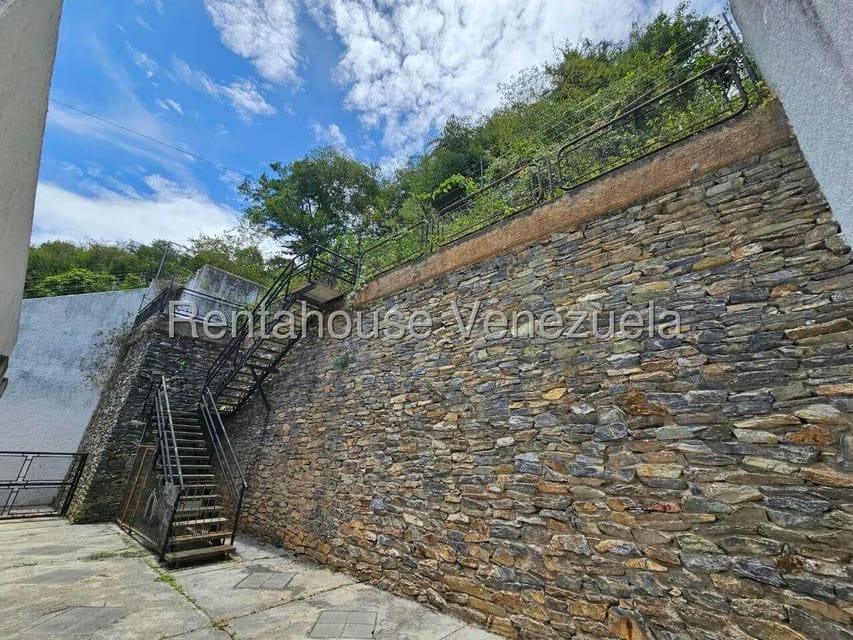 Casa (Multipes Niveles) en Venta en Cumbres de Curumo, Distrito Metropolitano - 57