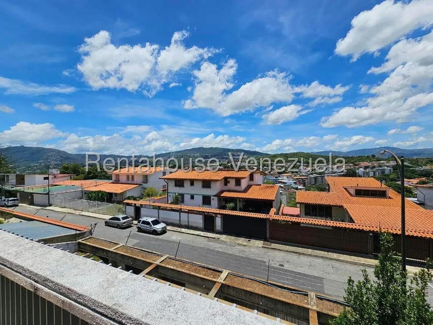 Casa (Multipes Niveles) en Venta en Cumbres de Curumo, Distrito Metropolitano - 7