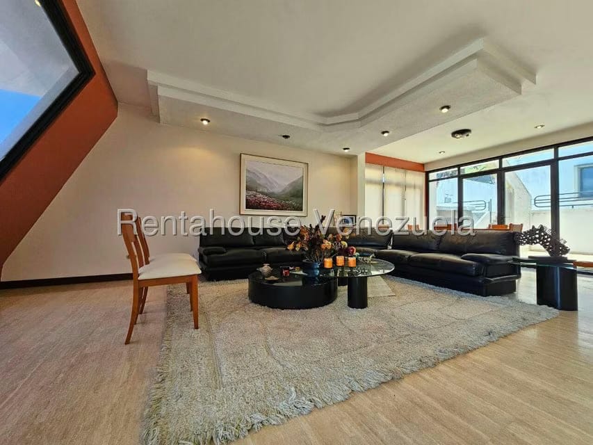 Casa (Multipes Niveles) en Venta en Cumbres de Curumo, Distrito Metropolitano - 8