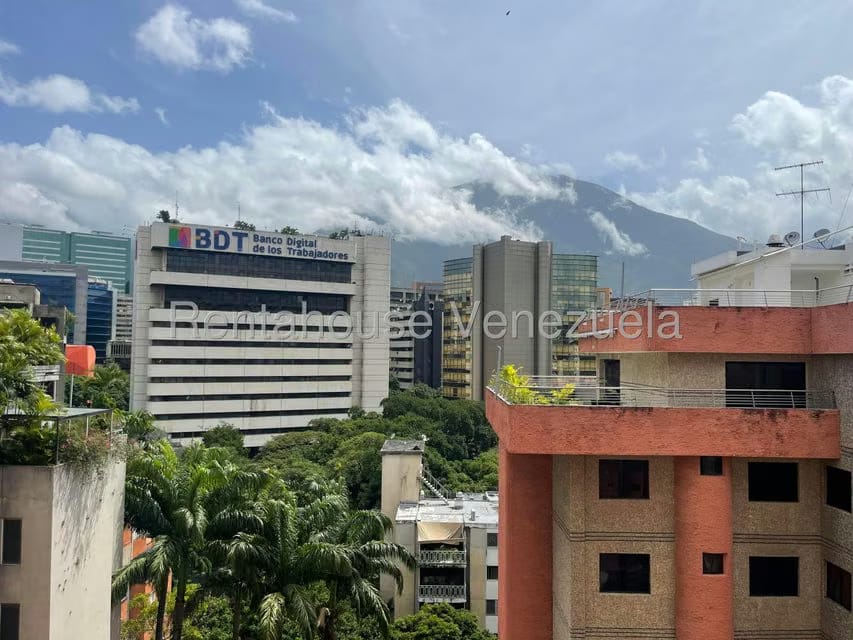 Apartamento (1 Nivel) en Alquiler en El Rosal, Distrito Metropolitano - 12