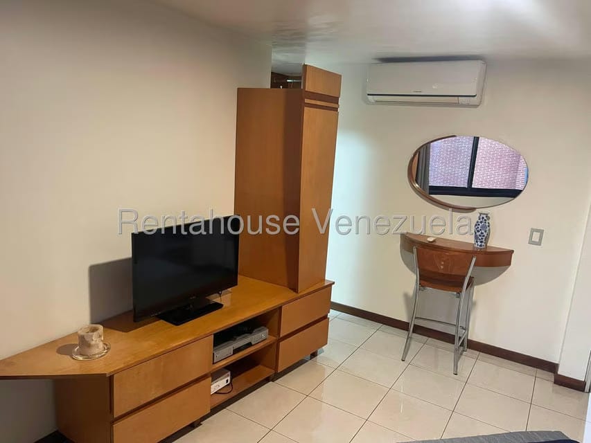 Apartamento (1 Nivel) en Alquiler en El Rosal, Distrito Metropolitano - 14