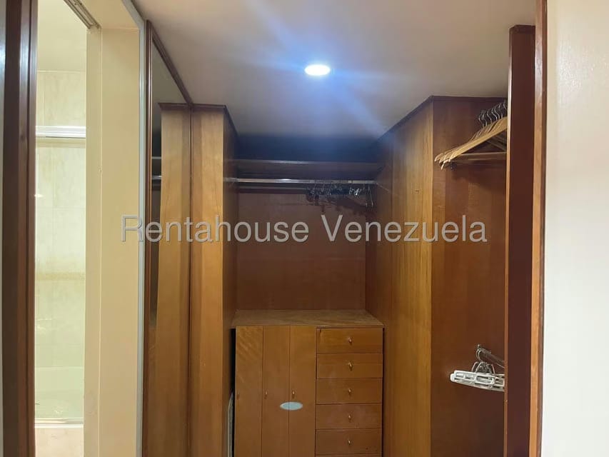Apartamento (1 Nivel) en Alquiler en El Rosal, Distrito Metropolitano - 15