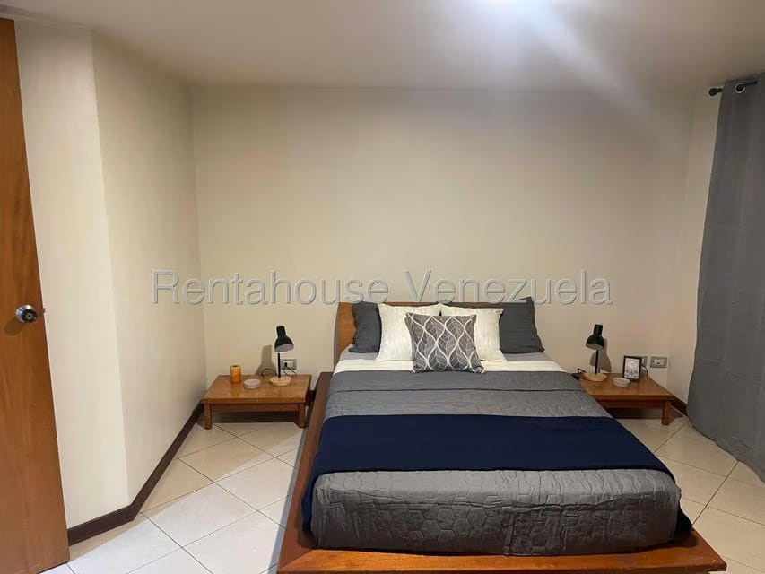 Apartamento (1 Nivel) en Alquiler en El Rosal, Distrito Metropolitano - 17